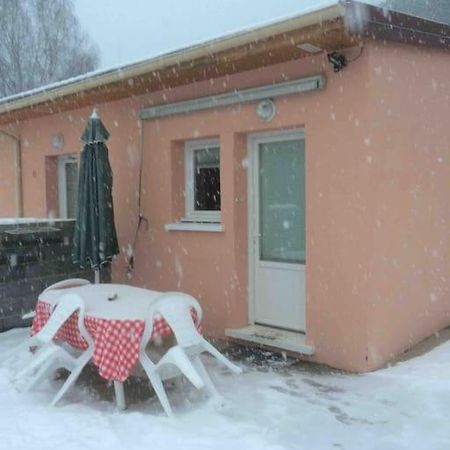 Апартаменты Le Coin Tranquille Au Pied Du Puy De Dome Понтжибо Экстерьер фото